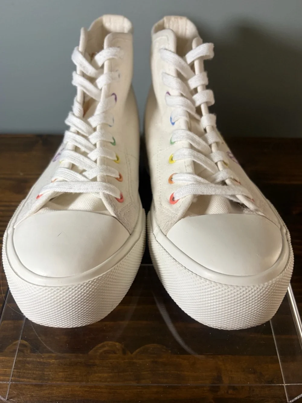 American Eagle Outfitters Trust in Love  White High-Top Sneakers with Embroidery